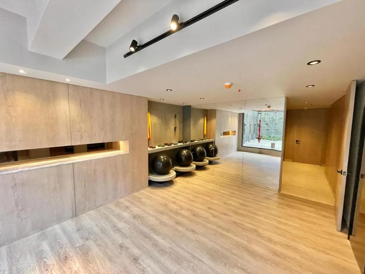 Icon 100 Luxury Apartasuites Bogota 0*,